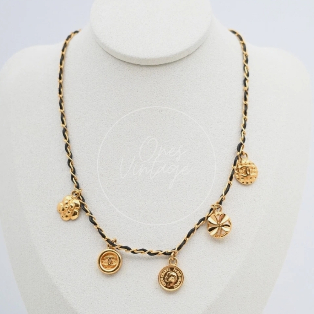 CHANEL NECKLACE - Picture 2 of 12